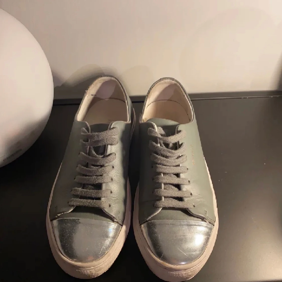 Gråa läder Arigato skor - 90