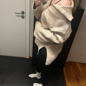 Stickad tröja - Aldrig Andvänd, nypris 400kr 