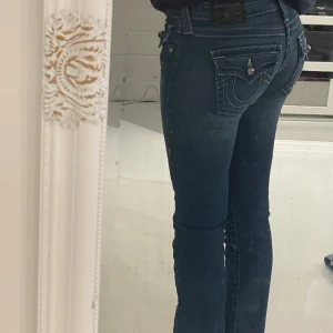 true religion jeans - stl w26 och passar mig i längden som är 175, kan gå ned i pris vid snabb affär🫶🏼 