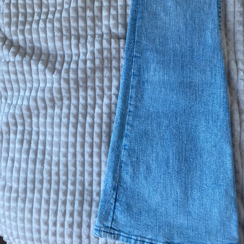 säljer dessa jeansen från bershka, vid funderingar är det bara att skriva . Jeans & Byxor.