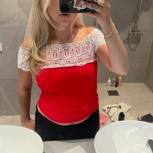 Topp - Säljer denna vintage topp så fin🩷