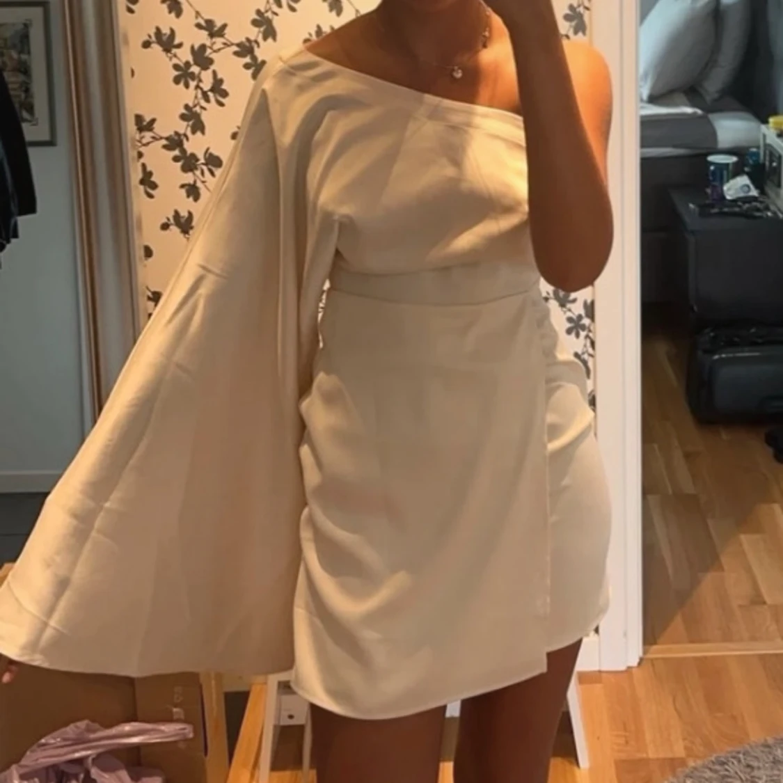 Vit adoore klänning