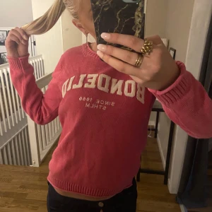 Bondelid tröja - En jättesnygg tröja ifrån bondelid som är rosa💞 Deh är en stickad tröja i storlek XS🥰 Mycket bra skick😍