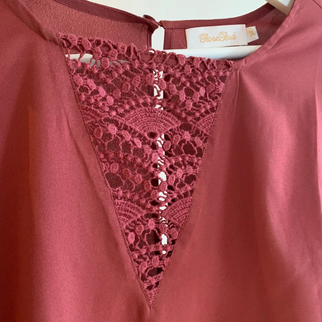 Vinröd klänning - 91