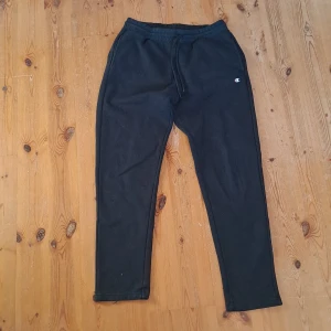 Mjukisbyxor  - Knapp använda.