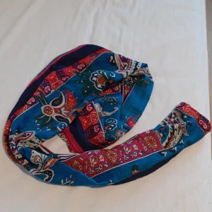 Färgglad halsduk  - Ny skick