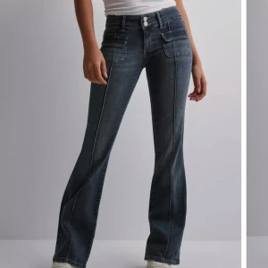 Low waist bootcut jeans  - Säljer dessa från Nelly strl 36 nypris 700kr 