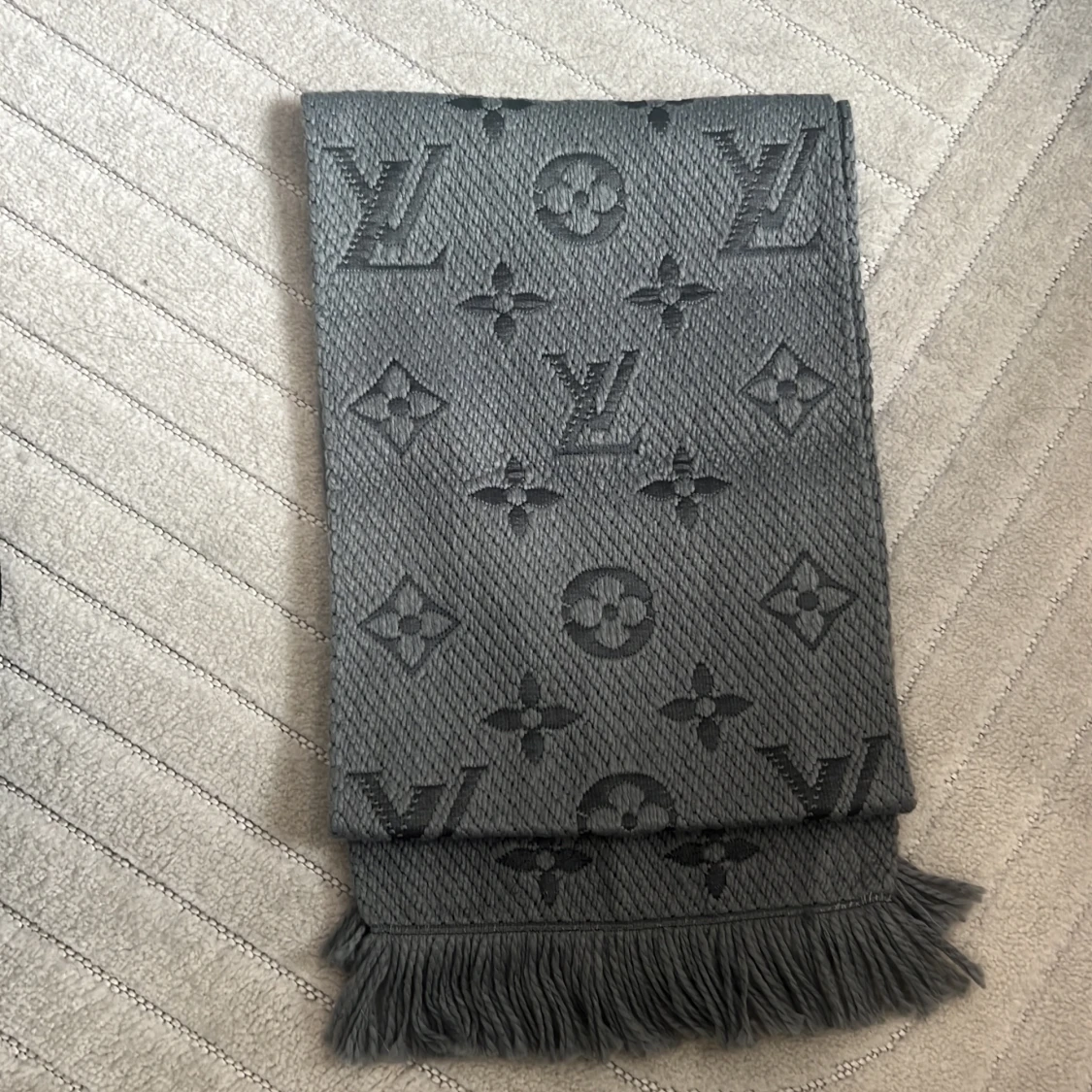 Halsduk logomania - 90