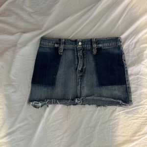 Jeanskjol - Midjemått 34 Längd 28 Nästan aldrig använd🤍