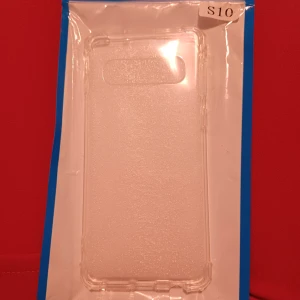 Telefon fodral  - Telefon fodral , gjort av hårt plastik. Är helt ny och aldrig använd. Samsung 10.