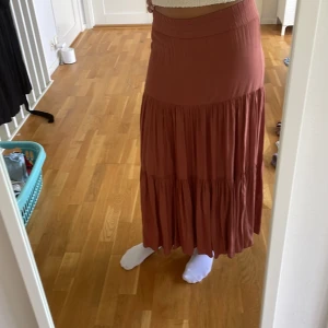 Brunorange kjol - Använd väldigt lite