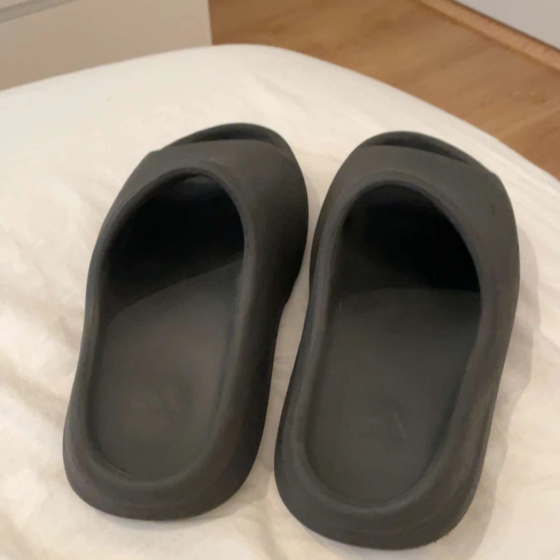 Äkta Yeezy slides 