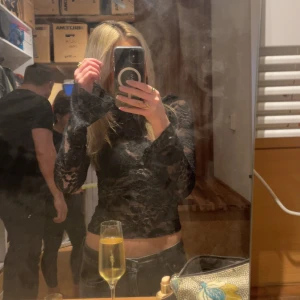 Genomskinlig topp - Säljer min snygga top från venderbys🤩använt ett fåtals gånger