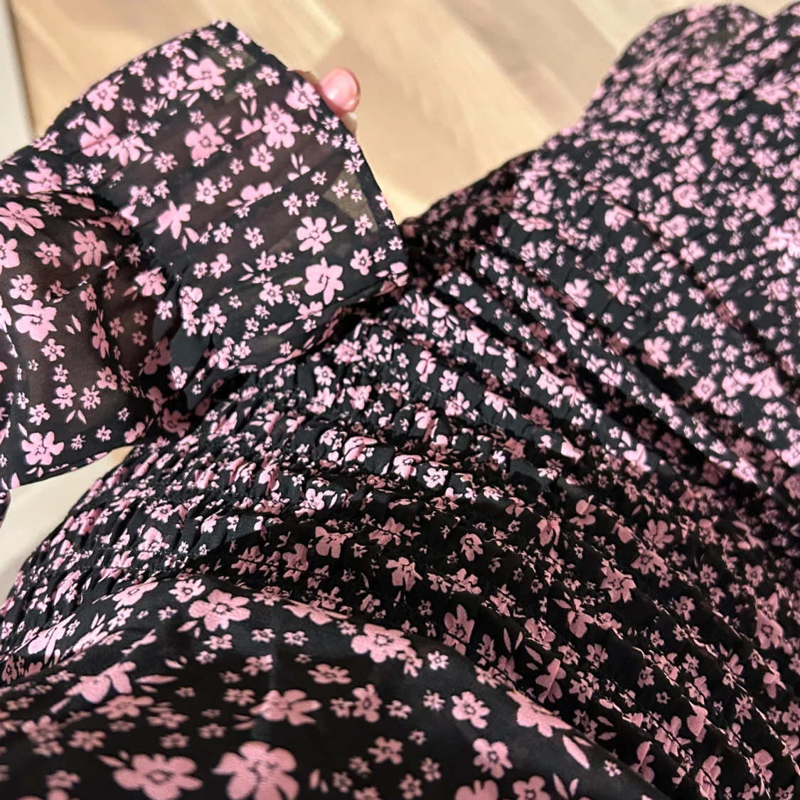 Klänning med rosa blommor - 90