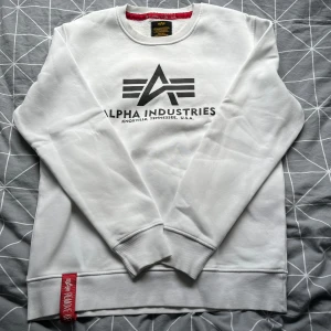 Alpha industries crewneck - Almost never used. No flaws 