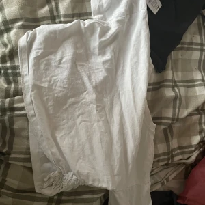 Säljer en Lindex tröja för barn  - Bra skick. Jätte fin om du har ett barn i 7-9 åldern!