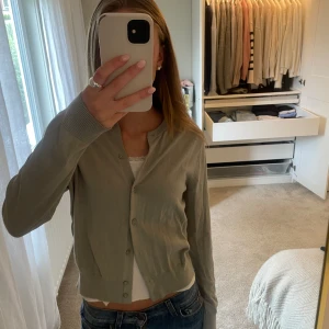 Kofta - As najs grå grön kofta🩷🩷🩷😽😽😽💓💓💓💖💖