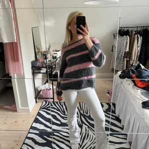 Fin stickad tröja - Egenstickad och jättefint skick⭐️💗