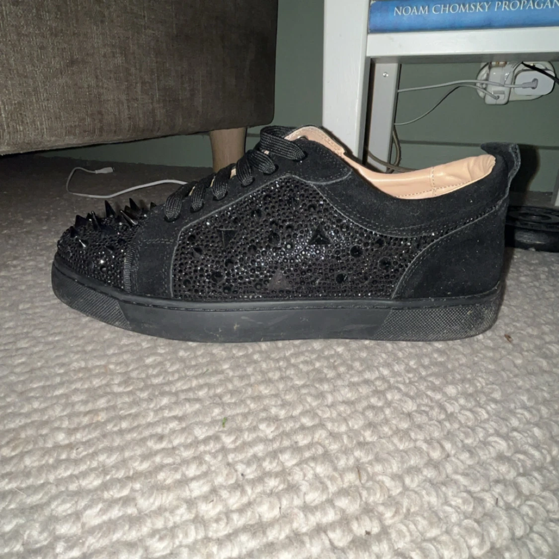 Christian Louboutin svarta sneakers med nitar - 3