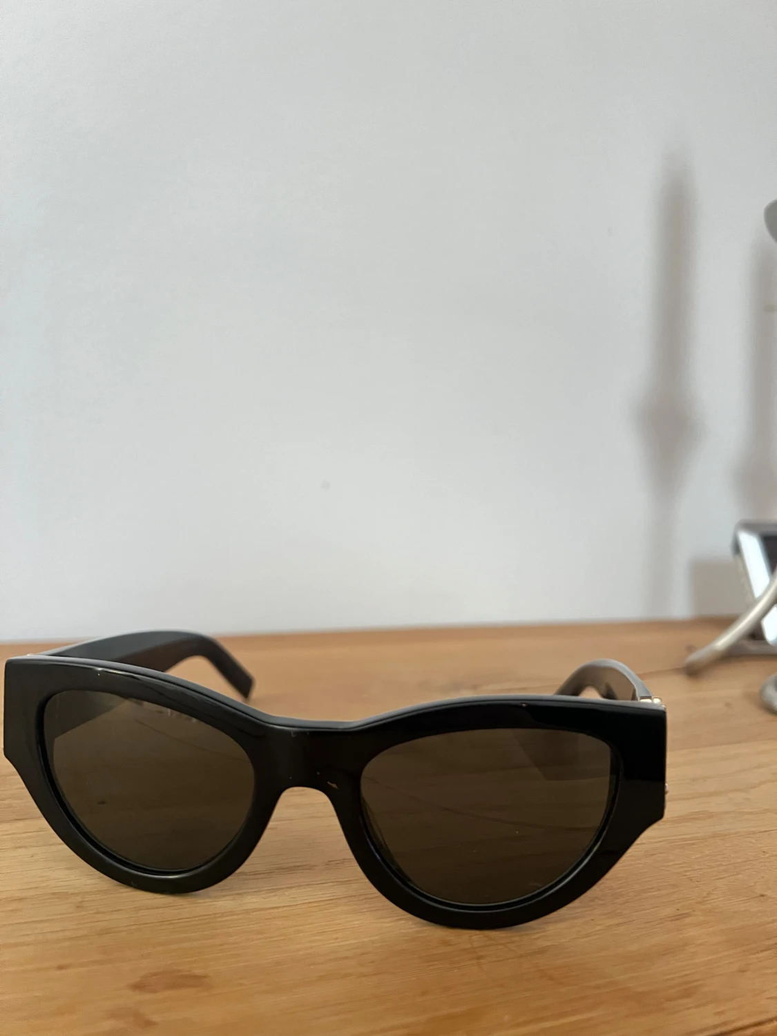 Svart Saint Laurent solglasögon - 2