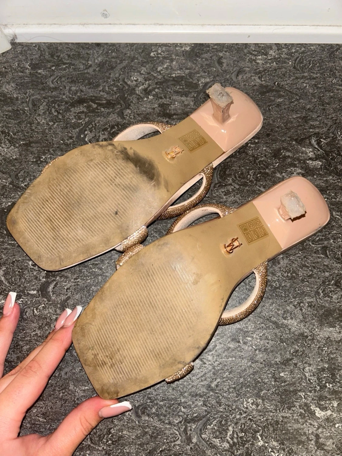 Glittriga guldiga klackar från Steve Madden - 4