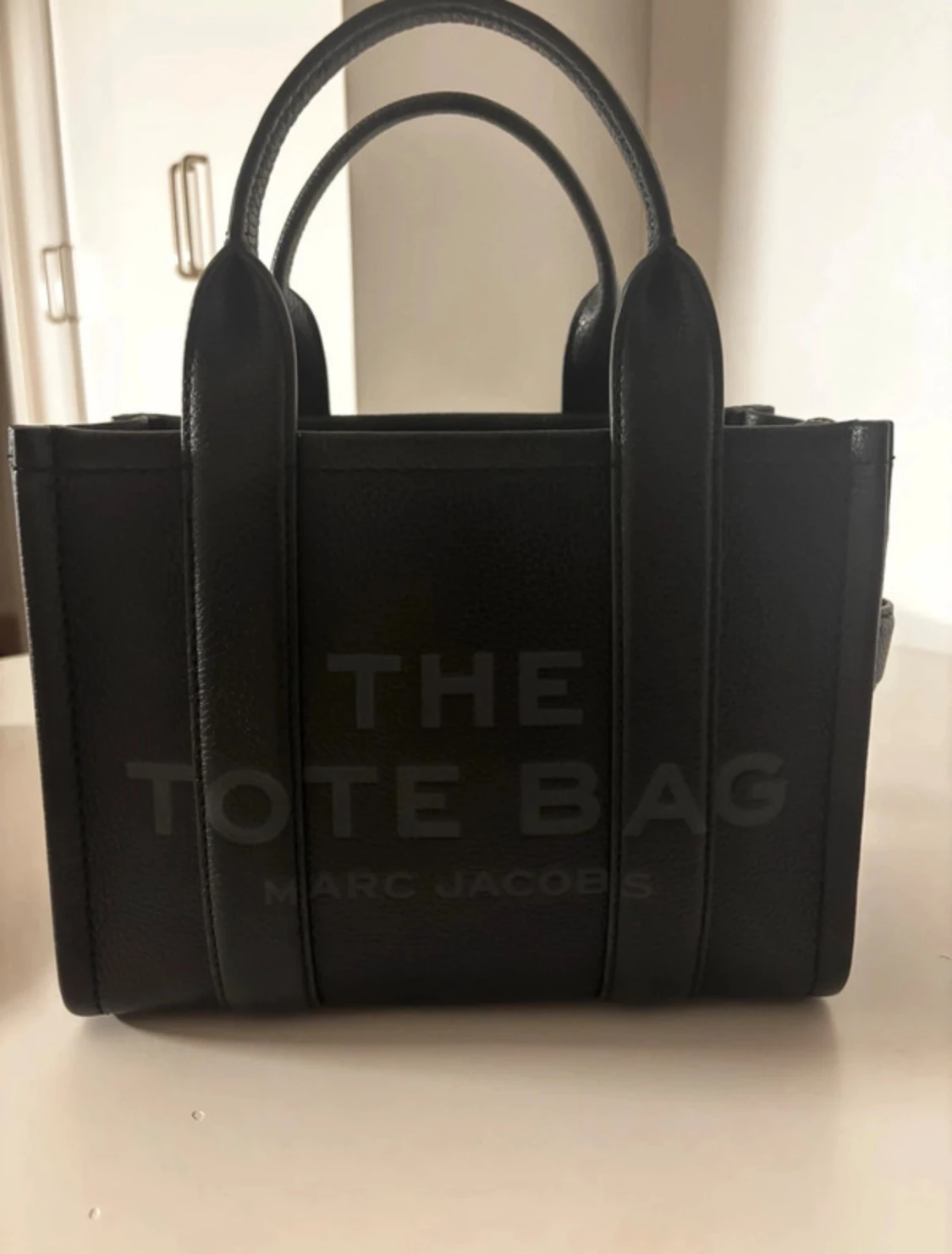 Svart The Tote Bag från Marc Jacobs
