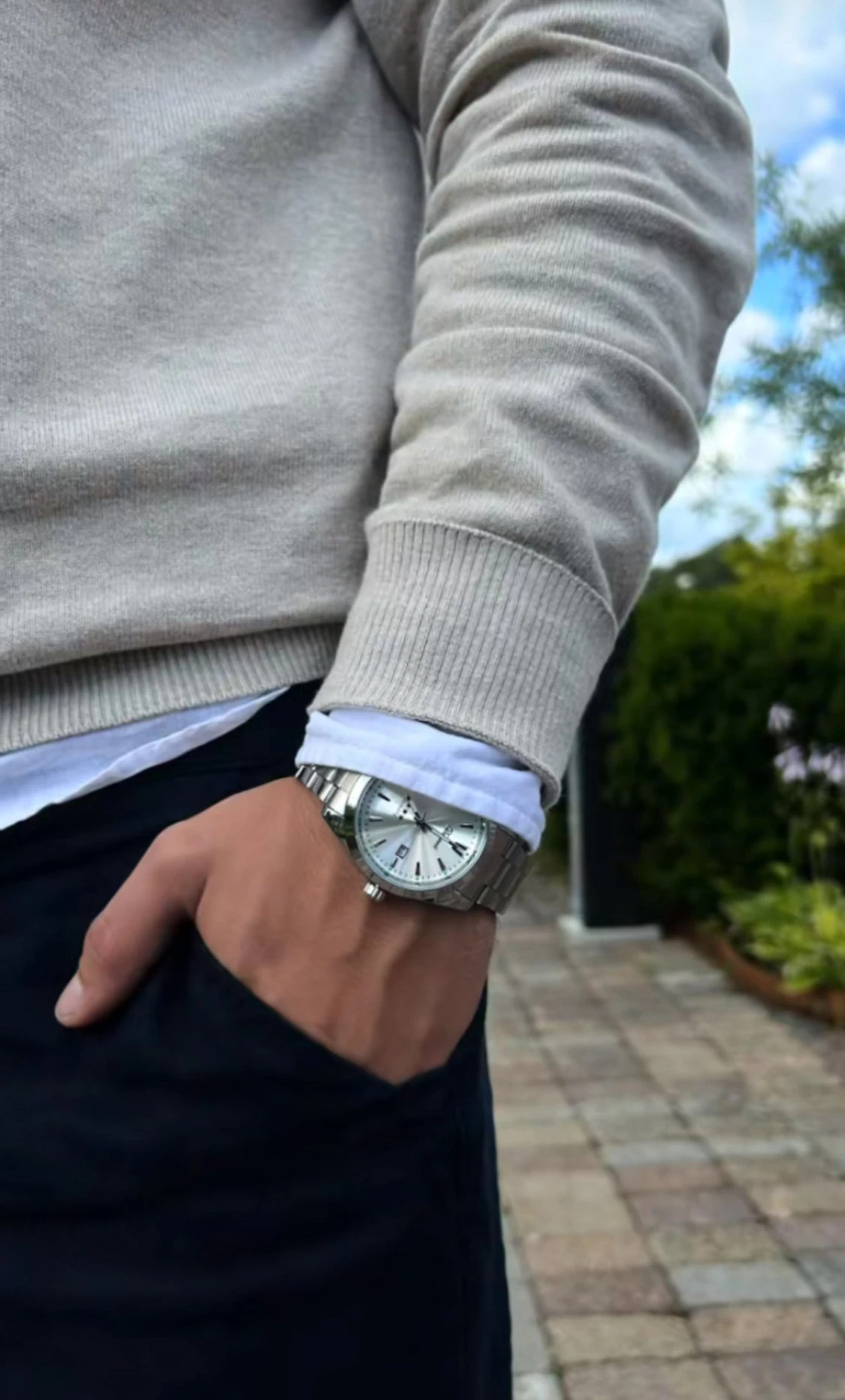 Silverfärgad klocka x Doventi 