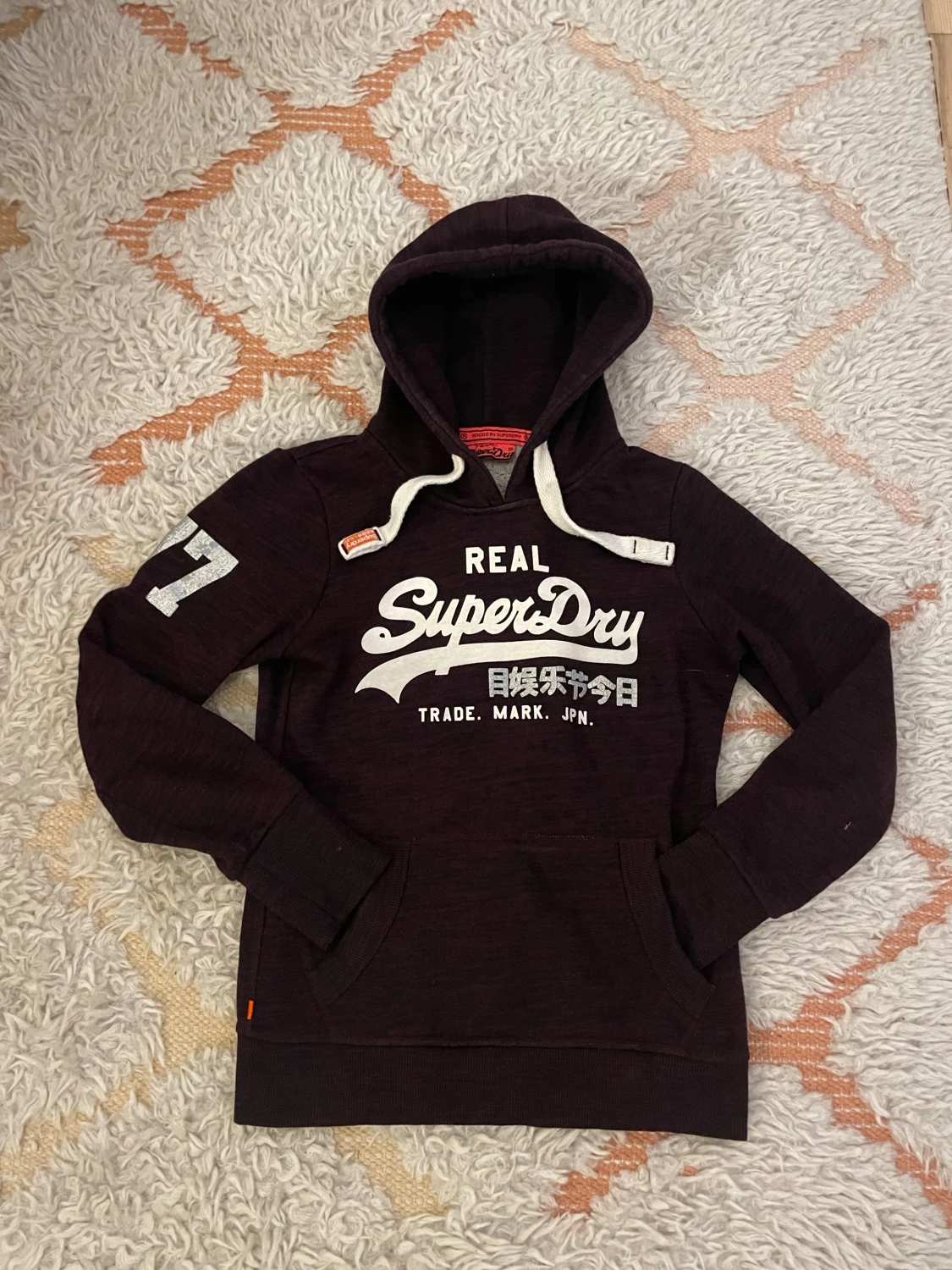 Röd superdry hoodie - 2