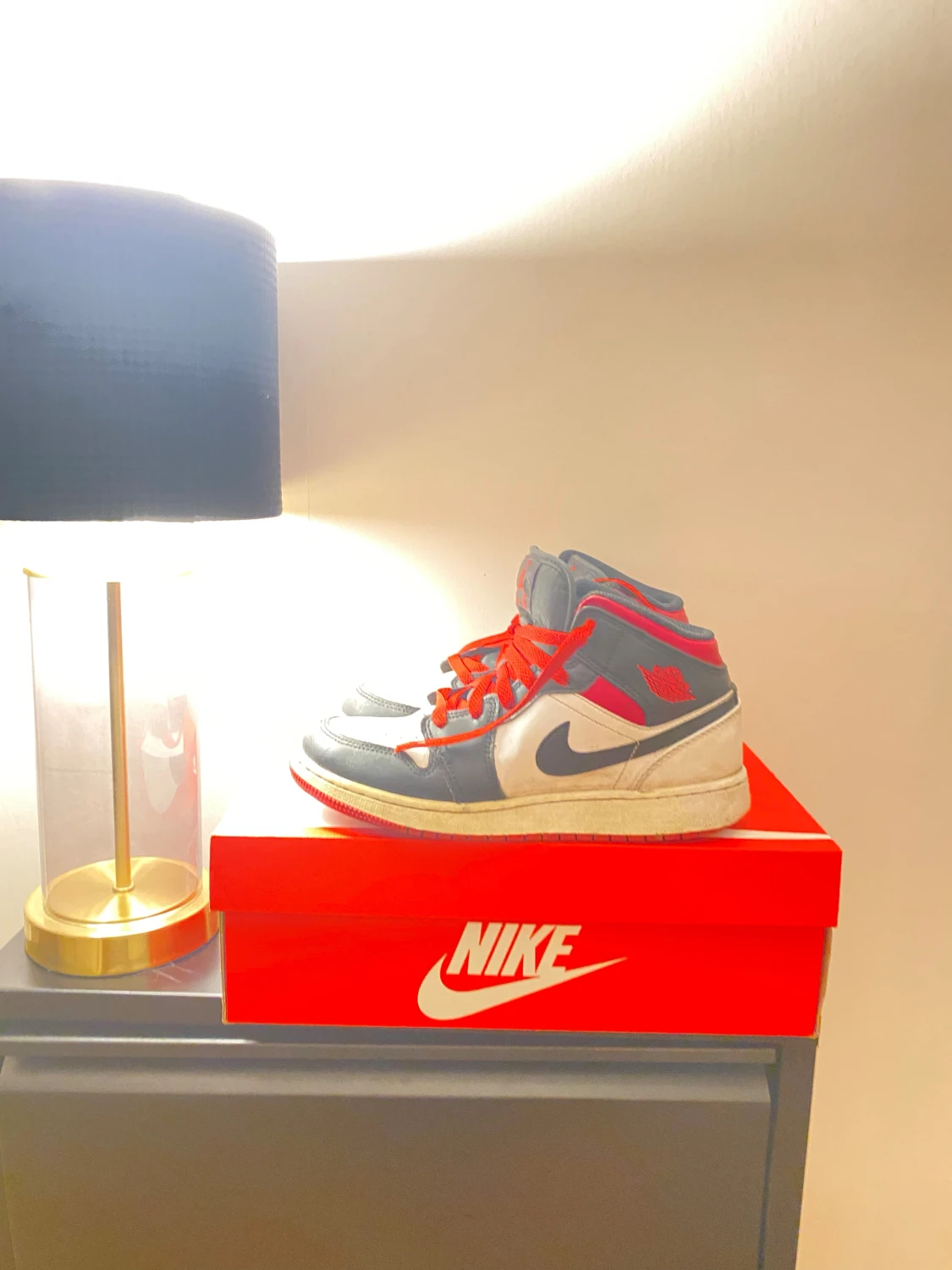 Nike Air Jordan 1 Mid svart/vit/röd - 4