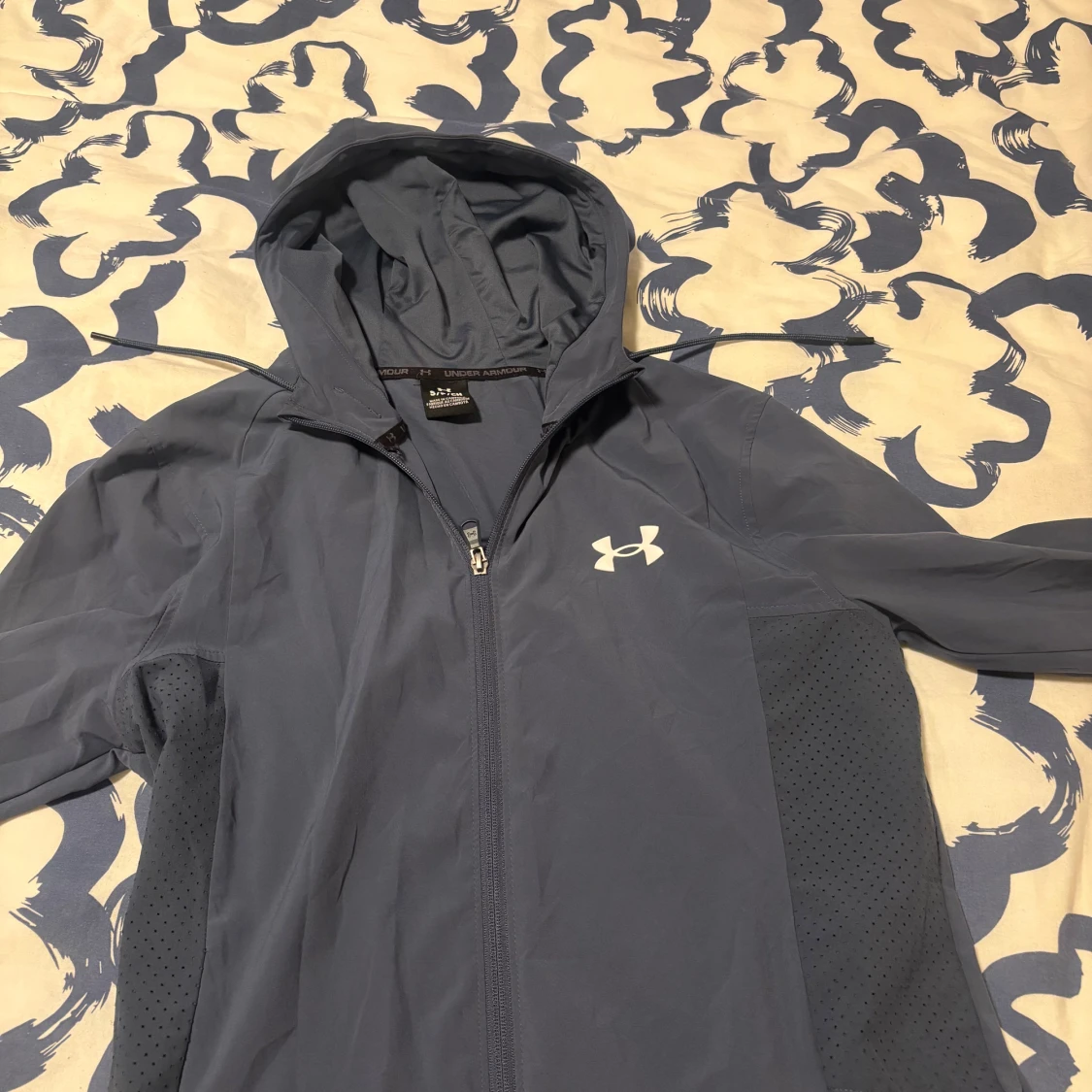 Blå vindjacka från Under Armour - 1