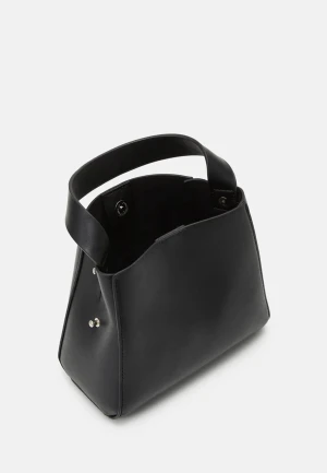 Liten svart väska - Liten svart väska från Gina tricot