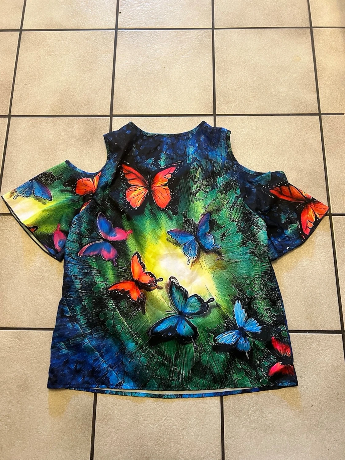 Färgglad topp med fjärilar och dragkedja - 2