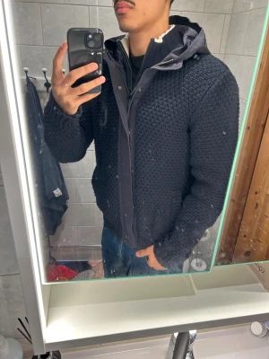 Cardigan - Storlek M. Inga defekter