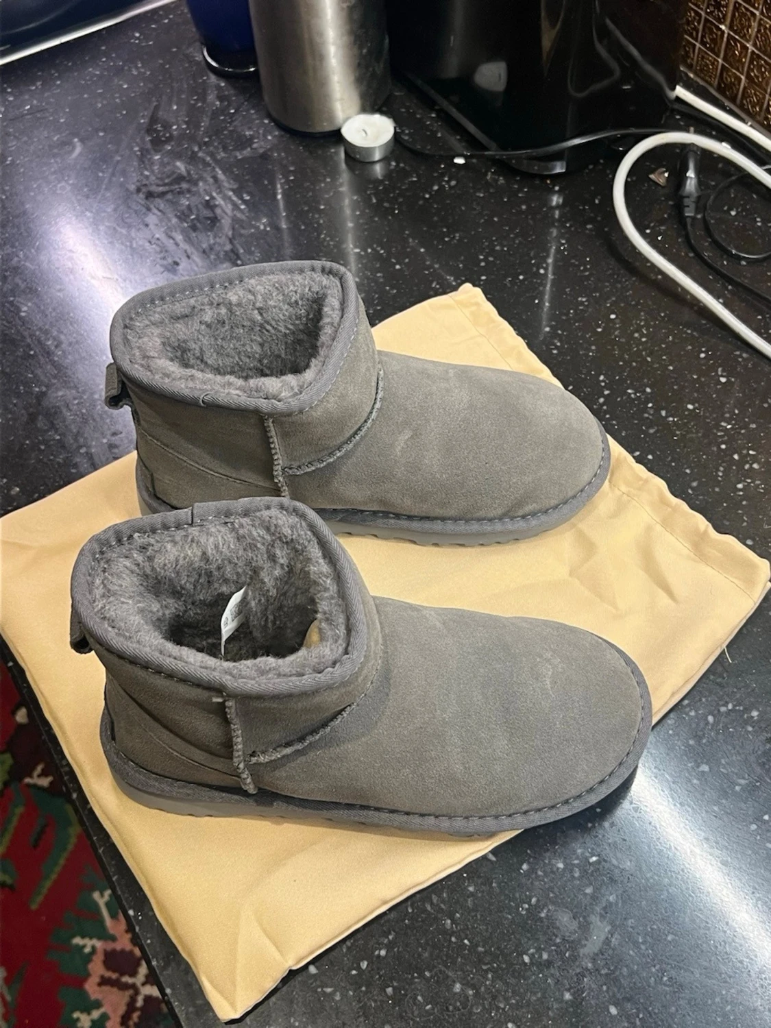 Grå UGG boots med pälsfoder - 2