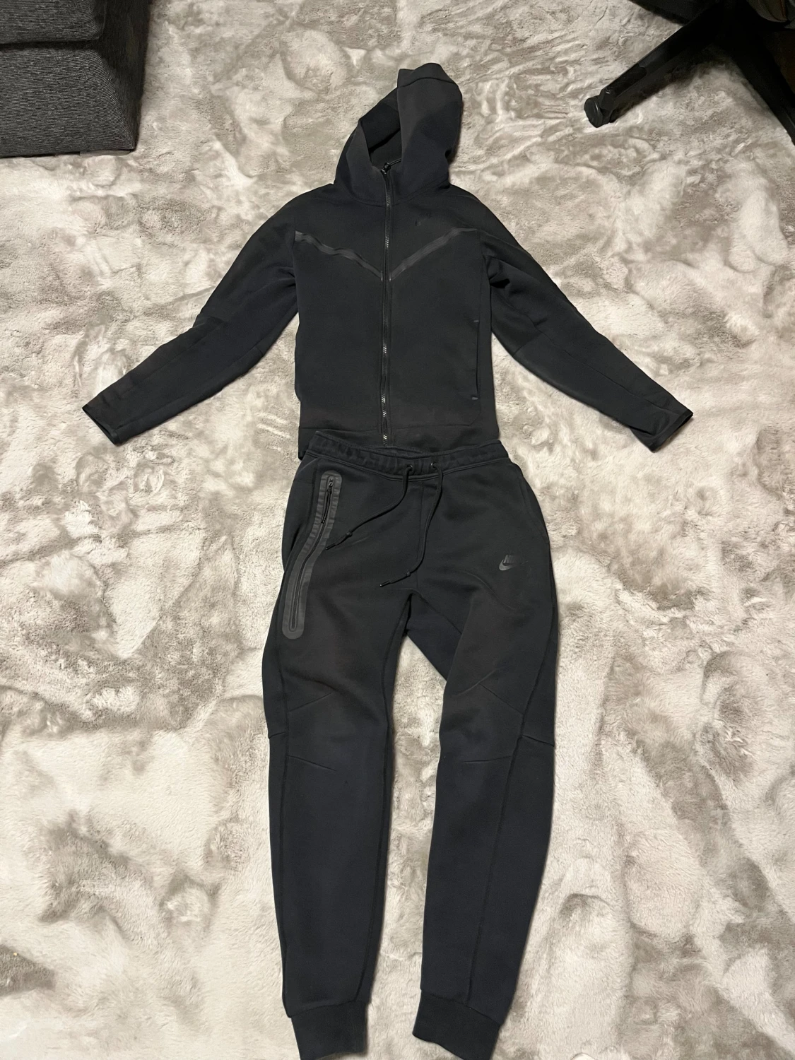 Svart nike tech tracksuit