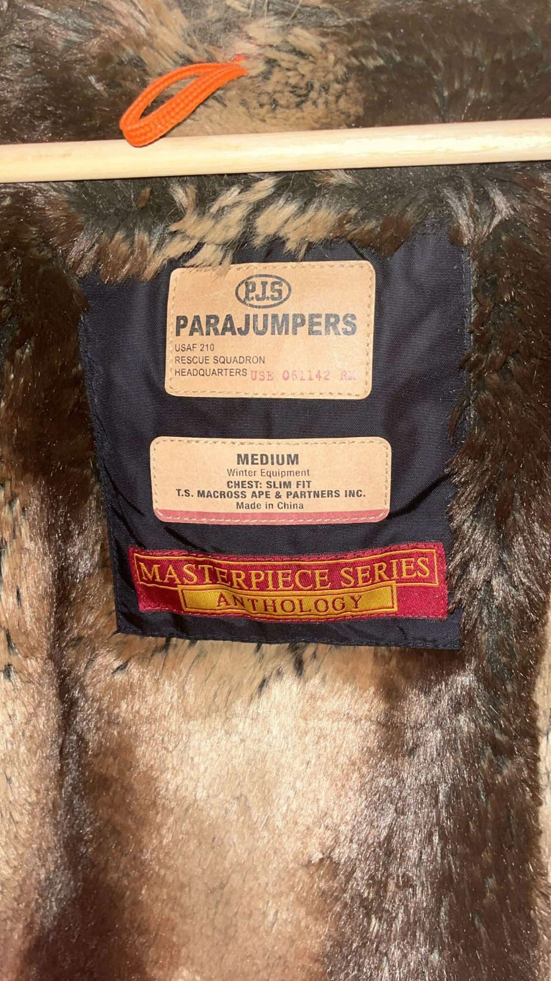 Svart Parajumpers jacka med äkta päls  - 1
