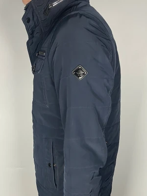 J.Lindeberg field jacket - Säljer en extremt snygg och trendig J.Lindeberg field jacket i fint skick, storlek S, vid frågor är det bara att skriva //Gramenti