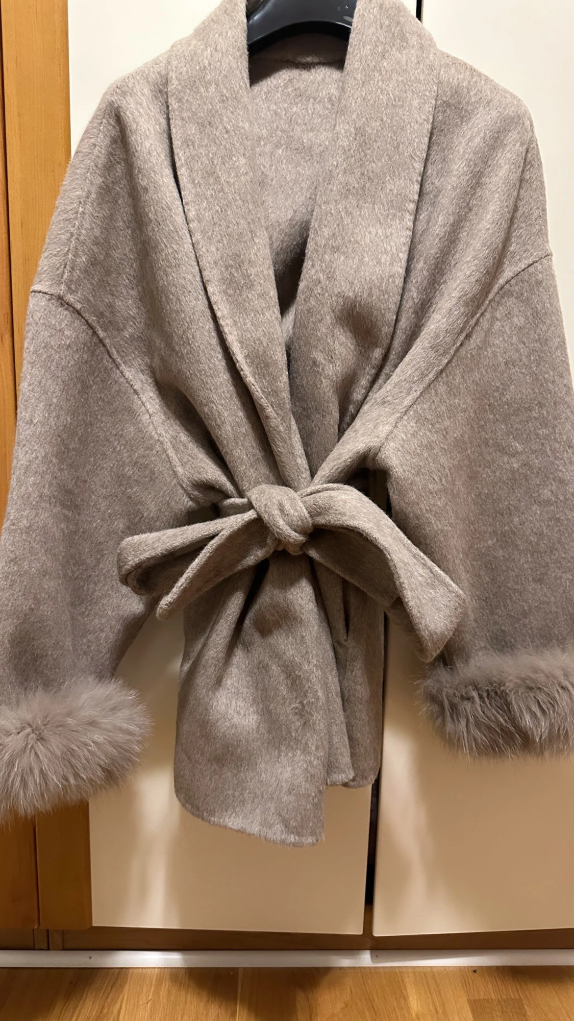Oanvänd Kappa med äkta päls - 1