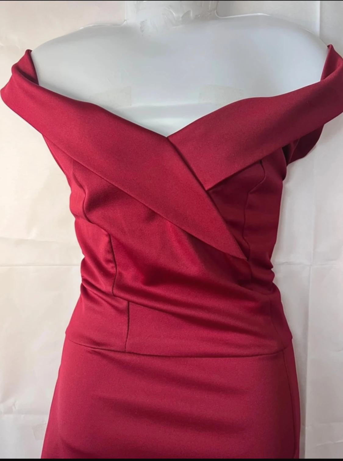 VinRöd offshoulder klänning med slits - 1