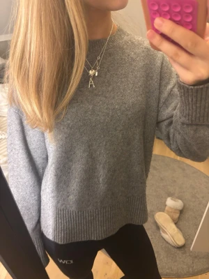 Other stories tröja - Snygg stickad tröja perfekt nu när det är kallt ute.