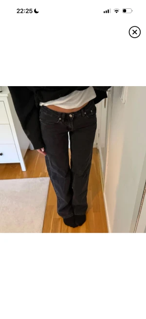 Svarta low waist jeans - Ett par så fina och sköna jeans!!🙌🏽🙌🏽