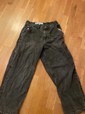 Svarta baggy jeans från Big Boy - Svarta baggy jeans från big boy