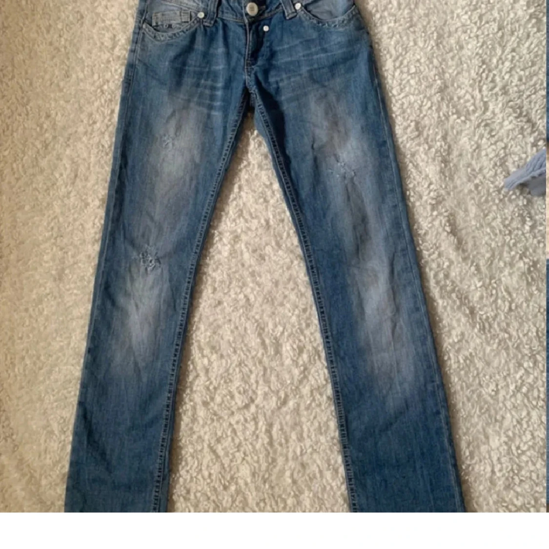 Blå jeans från D&G med broderade fickor - 2