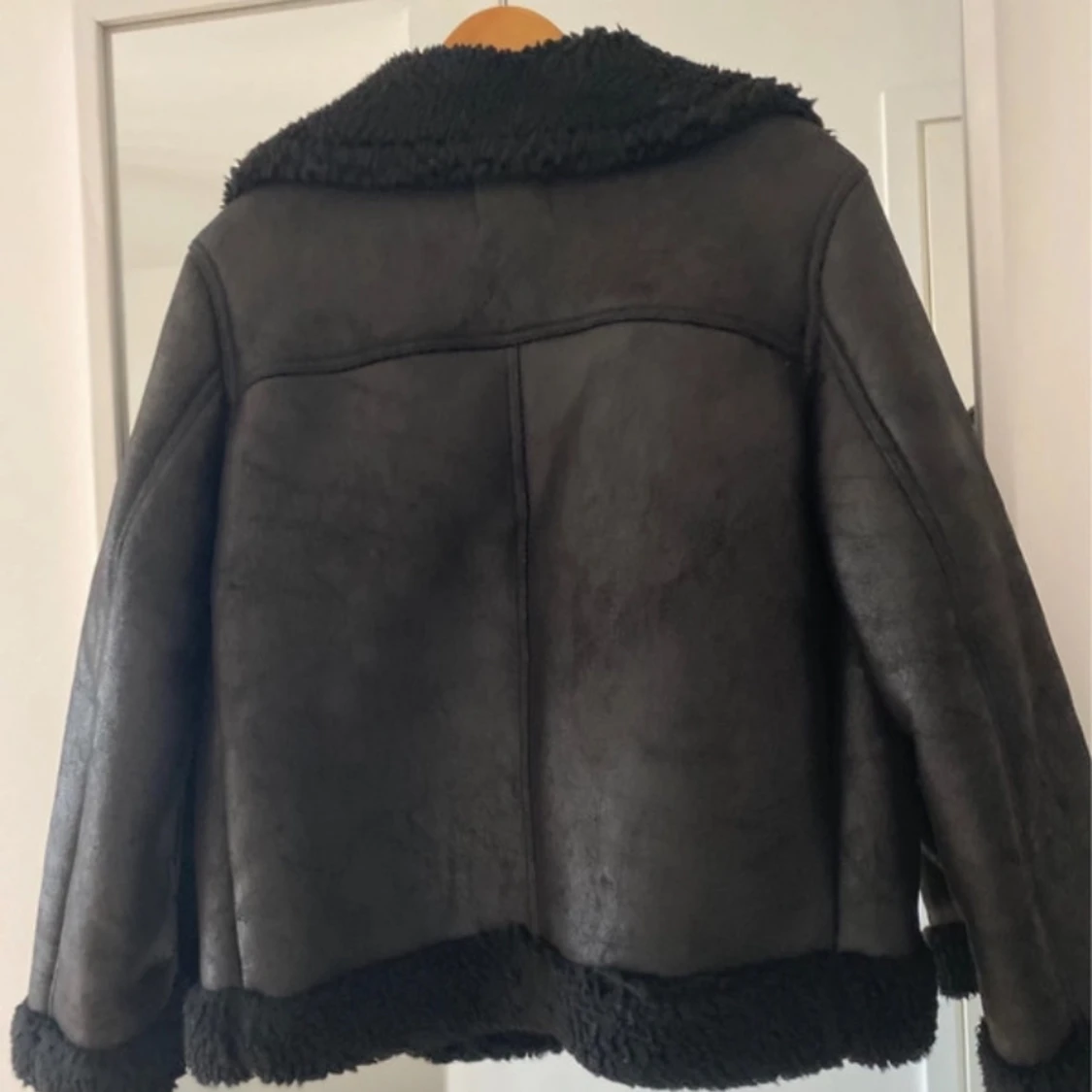 Svart teddyjacka med dragkedja XS - 2