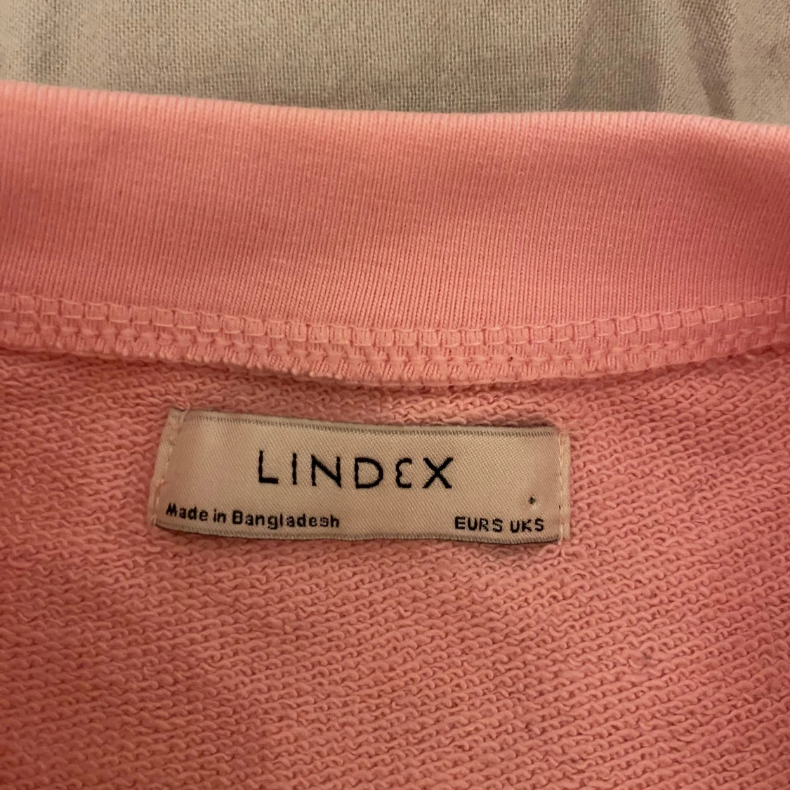 Ljusrosa sweatshirt från Lindex - 2