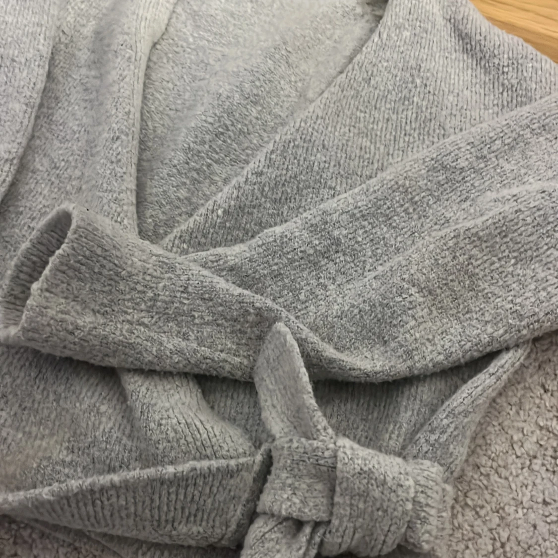 Grå omlottkofta från NA-KD - 1