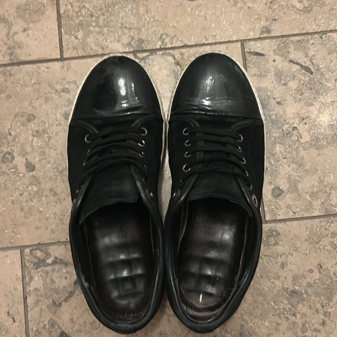 Svarta lanvins captoe med glans  - 4