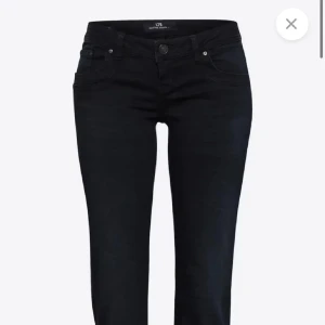 Ltb lågmidjade jeans - Helt nya lågmidjade jeans ifrån Ltb, köptes för 799. Midjemått och längd i bilderna. Storlek 27/32