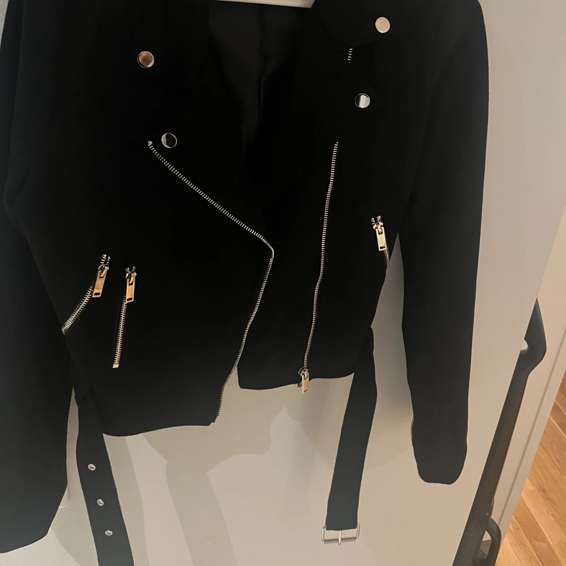 Svart bikerjacka från NLY Trend - 1