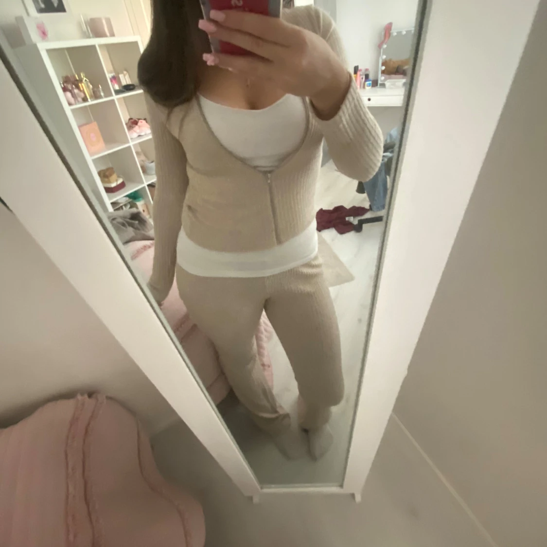 Beiga ribbade mjukisbyxor